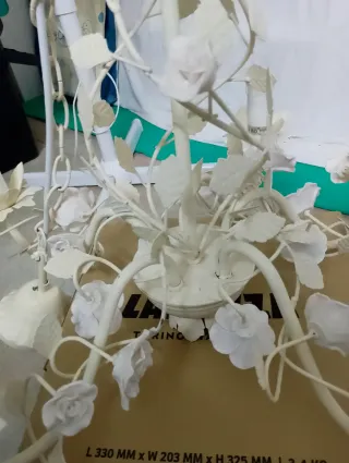 Lampadario vintage con rose