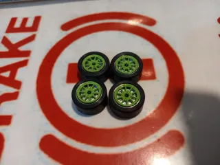 4 Llantas Aluminio Scaleauto con Neumáticos