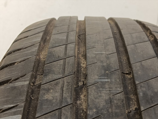 NEUMATICO 22565R17106V