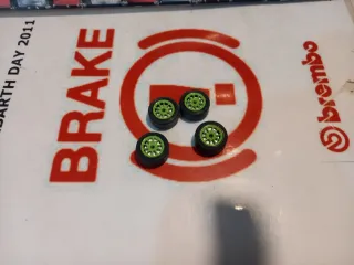 4 Llantas Plástico Scaleauto con Neumáticos