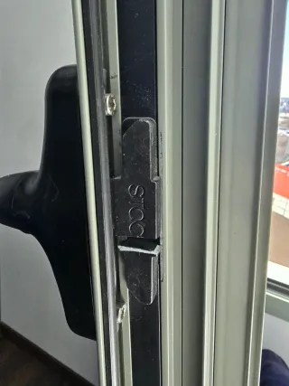 Se hace reparaciones en Aluminio y Pvc