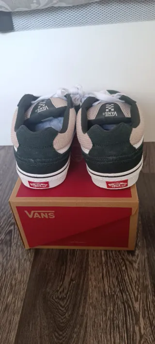 Zapatillas Vans Unisex Verde y Beige
