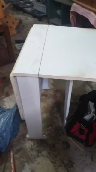 Mesa de cocina plegable blanca y madera