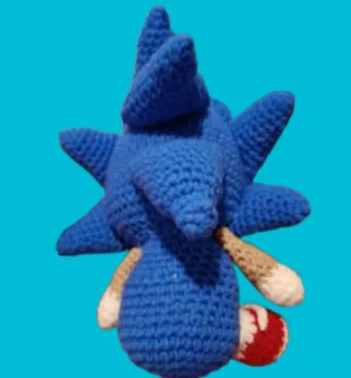 Peluche Sonic Amigurumi Uncinetto
