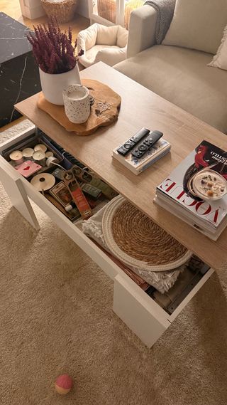 Mesa centro elevable madera y blanco