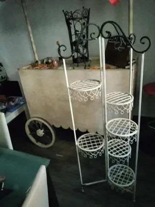 Scaffale in ferro battuto