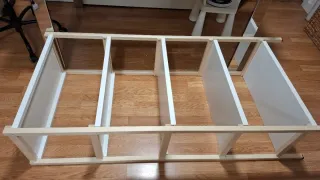 Estantería de madera ligera