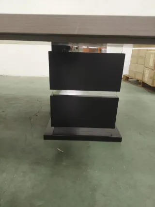 Tavolo rettangolare e due rotondi