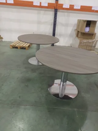 Tavolo rettangolare e due rotondi