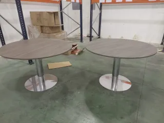 Tavolo rettangolare e due rotondi