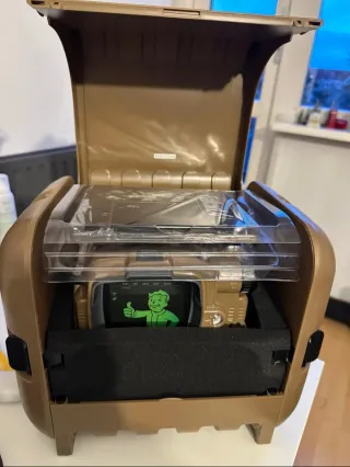 Fallout 4 Pip Boy Edition | PS4