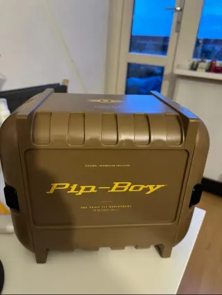 Fallout 4 Pip Boy Edition | PS4