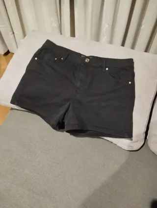 Pantalón corto Stradivarius negro Talla S