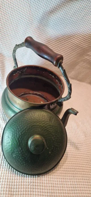 Bollitore vintage rame martellato e ottone