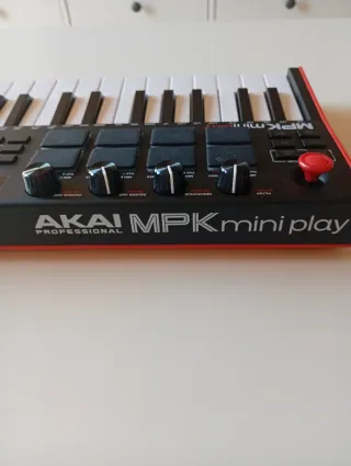 Teclado MIDI AKAI MPK miniplay
