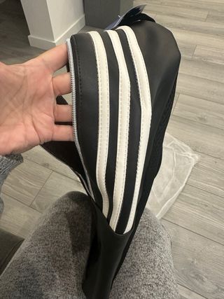 Mochila Adidas Negra Piel 43x30x10 cm