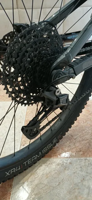 Bicicleta de Montaña Doble Suspensión