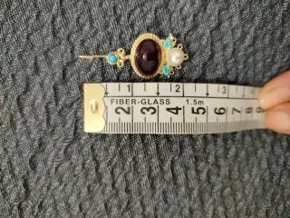 Pendientes dorados granate y perla