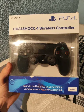 PS4 Slim 1TB Negra + Mando