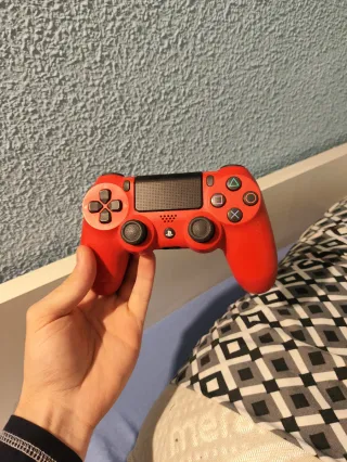 PS4 Slim 1TB Negra + Mando