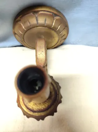 Applique in legno dorato