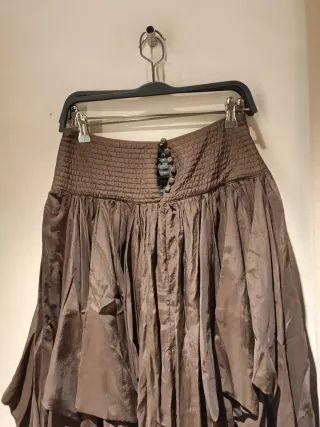 Falda Zara Marrón Volantes