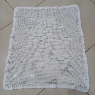 Centrotavola/runner uncinetto filet fatto a mano