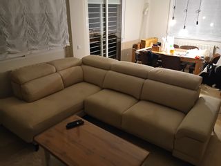 Elegante Rinconera Diseño Beige