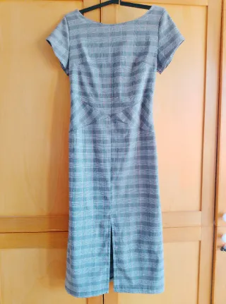 Abito Facit aderente a quadri