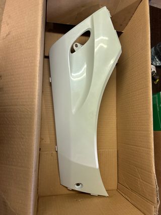 Tapa lateral quilla Honda SH, recambio original