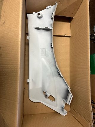 Tapa lateral quilla Honda SH, recambio original