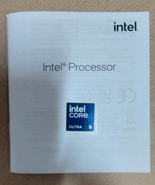 Scatola Intel Core Ultra 5 225 + manuale + logo