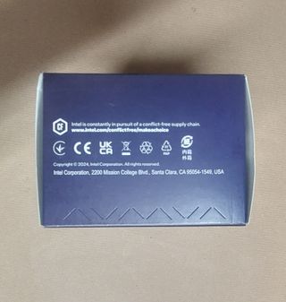 Scatola Intel Core Ultra 5 225 + manuale + logo