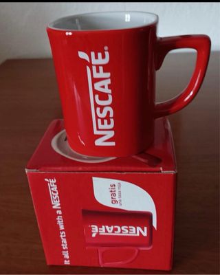 Taza Nescafe Roja con Caja