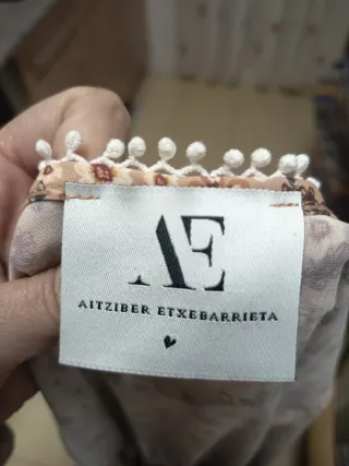 Vestido floral beige y marrón