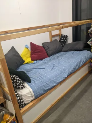 Cama reversible Ikea Kura