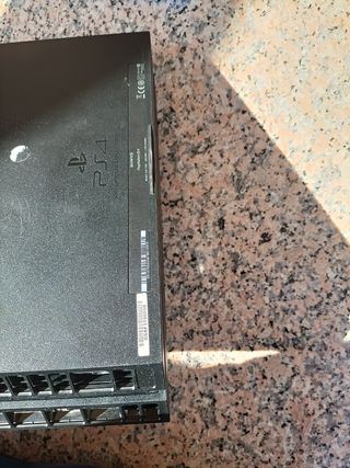 PS4 + 2 Mandos y Juegos FIFA, Watch Dogs, Anthem