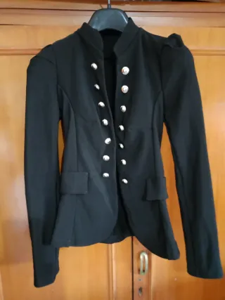 Giacca nera stile militare