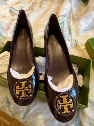 Zapatos Tory Burch Mujer burdeos y Dorados charol