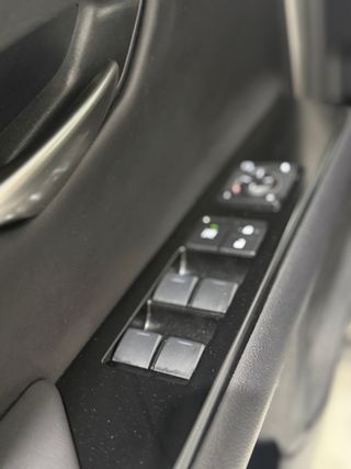 LEXUS UX 2.0 250h Business