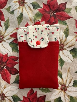Funda móvil tela floral y roja