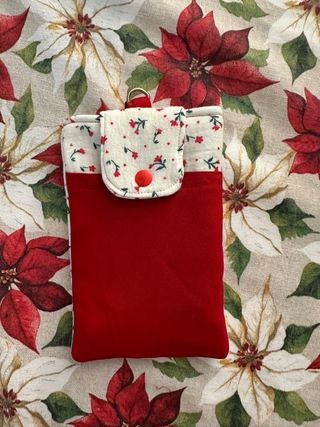 Funda móvil tela floral y roja