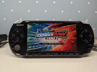 PSP 3000 Negra + Juego + Regalo AR-K 2.gb