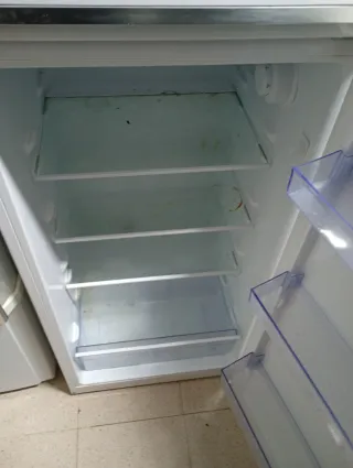 Nevera Beko blanca