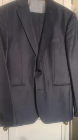 Traje de hombre gris