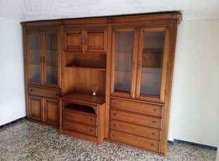 Mueble de comedor de madera y cristal ultimos dias
