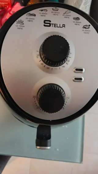 Freidora de aire negra