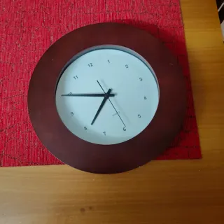 Orologio da parete in legno