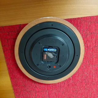 Orologio da parete in legno