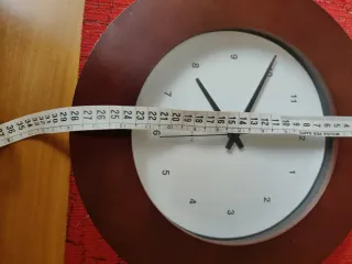 Orologio da parete in legno